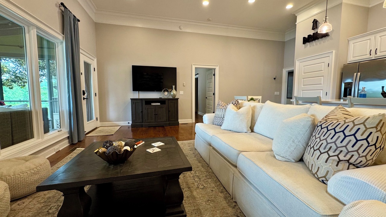 Photo of Livingroom in Northport