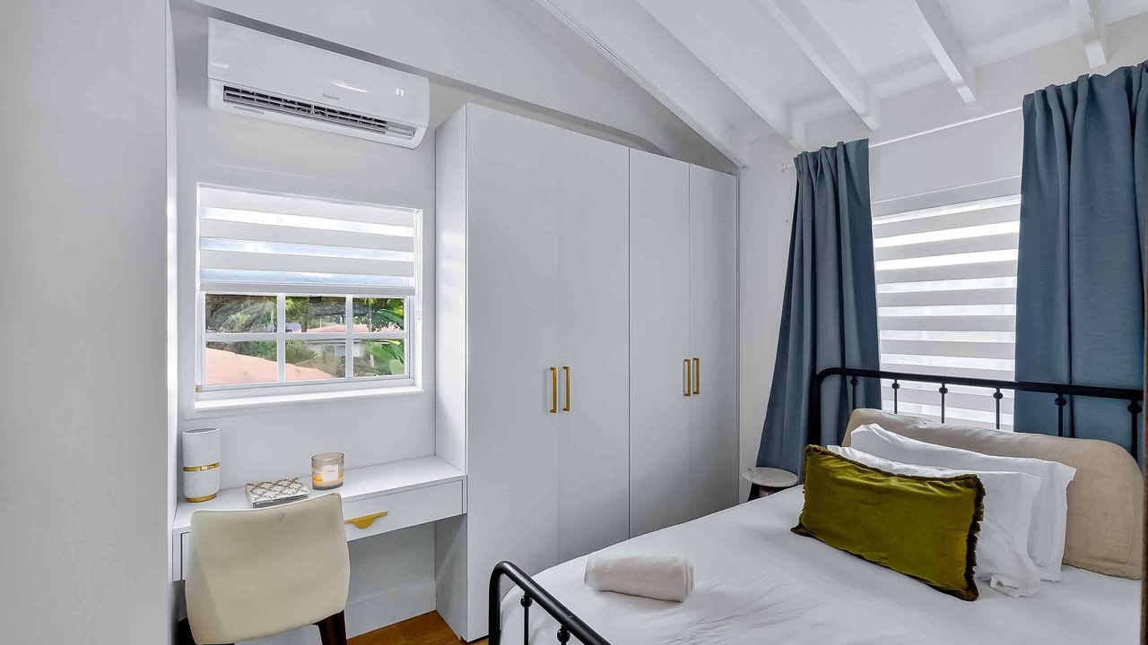Photo of Bedroom in Miami Shores