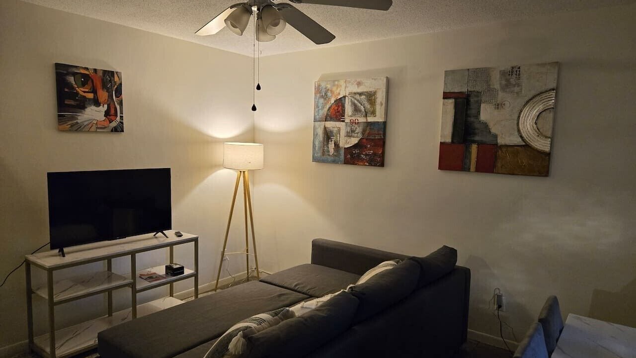 Photo of Livingroom in Sailboat Bend