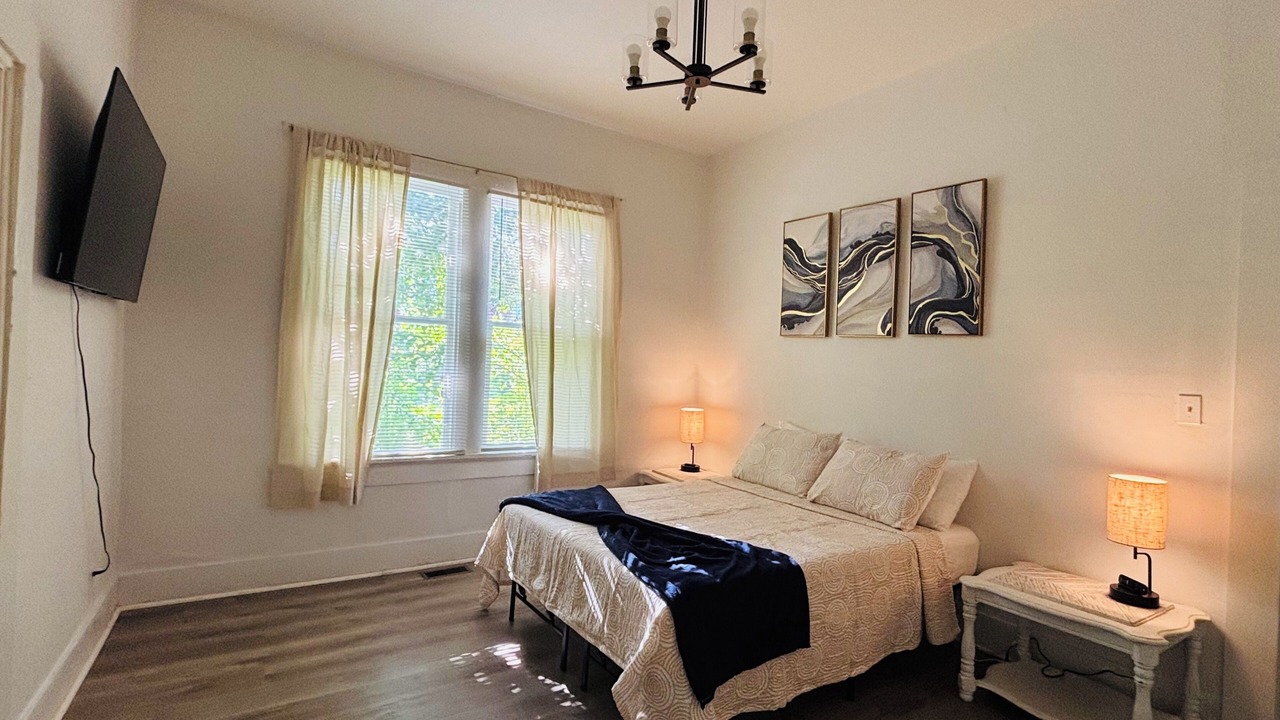 Photo of Bedroom in Highland Historic District