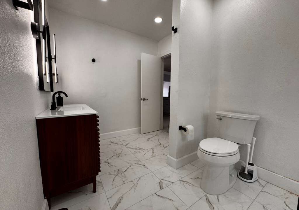 Photo of Bathroom in Tamarac