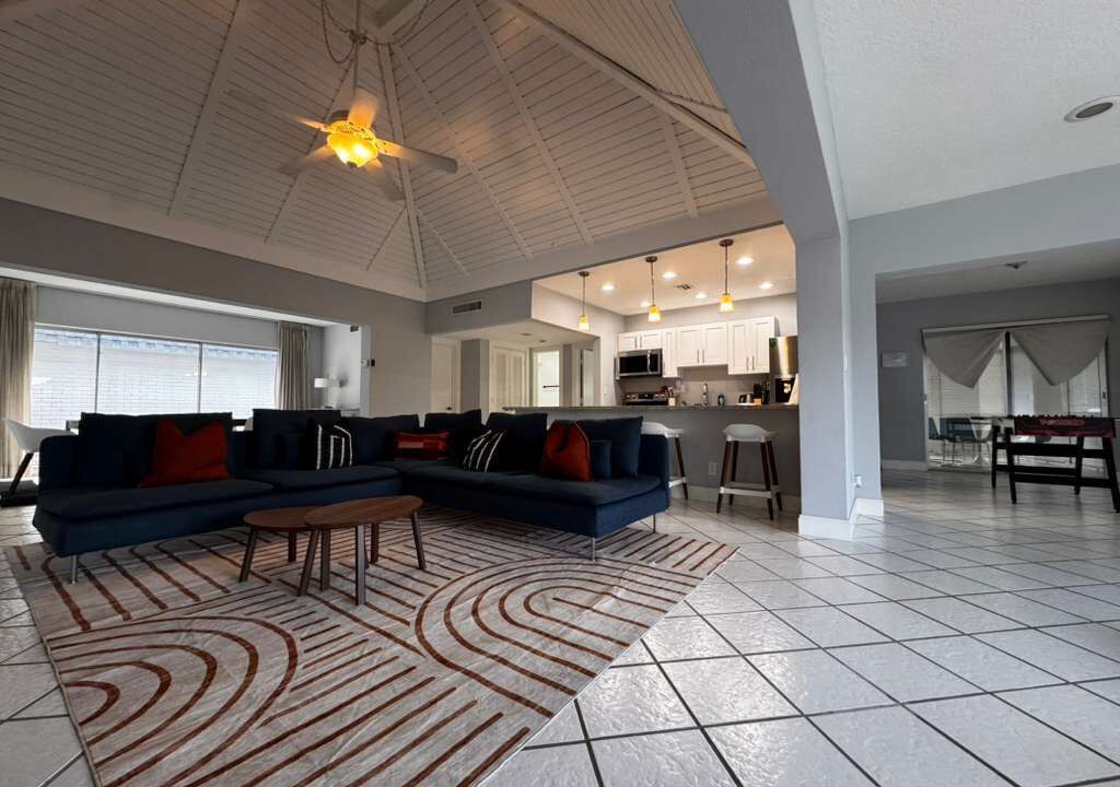 Photo of Livingroom in Tamarac