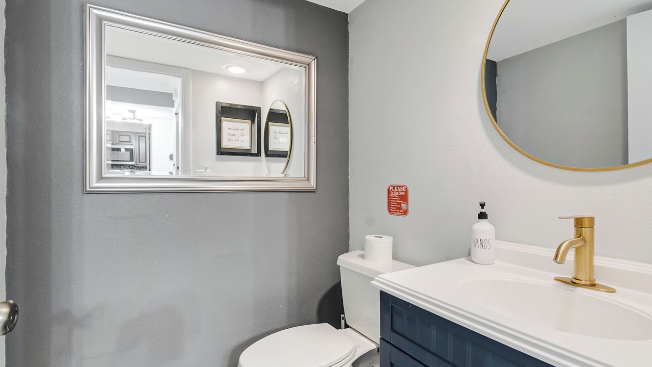 Photo of Bathroom in Florida Center North