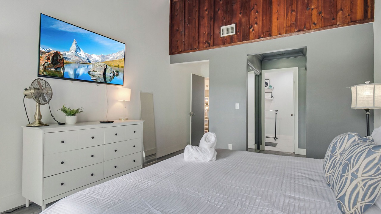Photo of Bedroom in Florida Center North