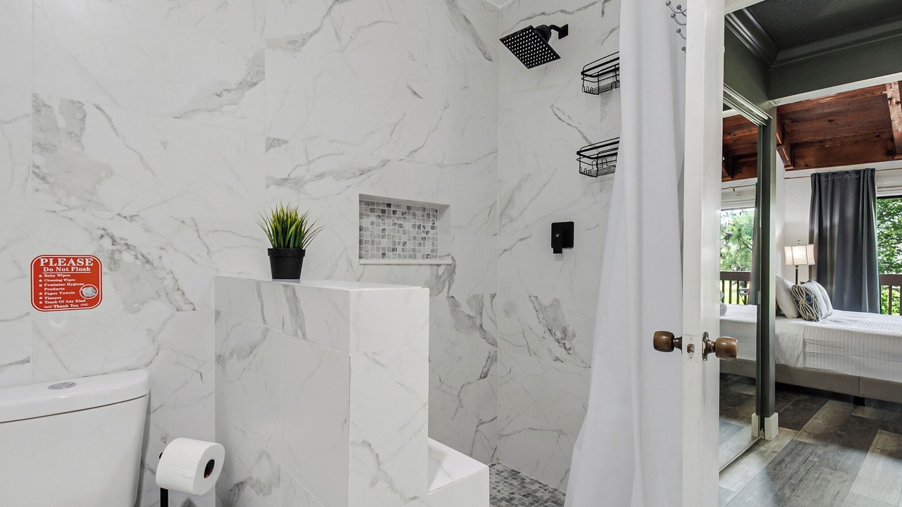 Photo of Bathroom in Florida Center North