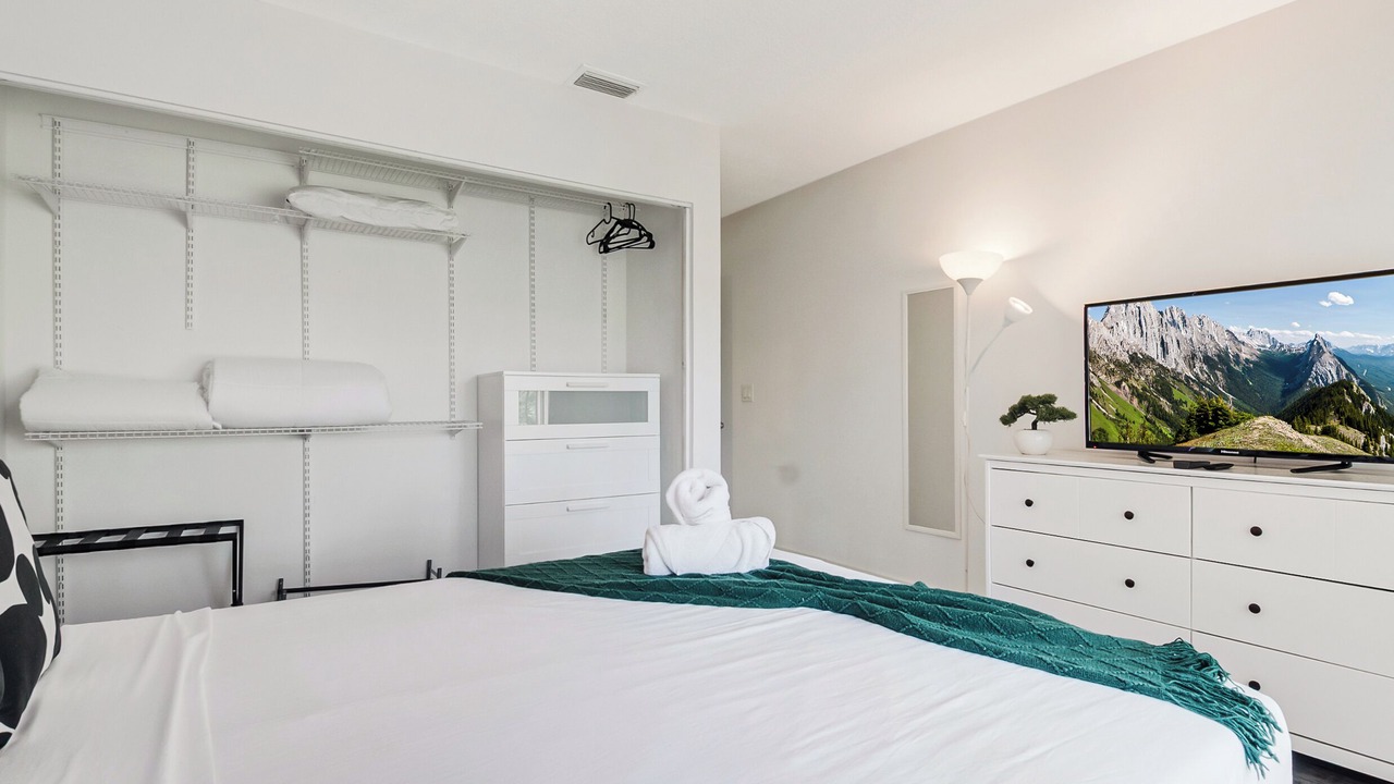 Photo of Bedroom in Florida Center North