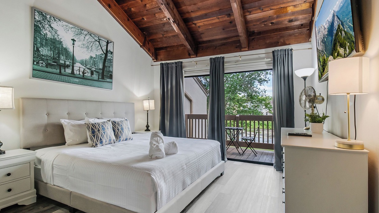 Photo of Bedroom in Florida Center North