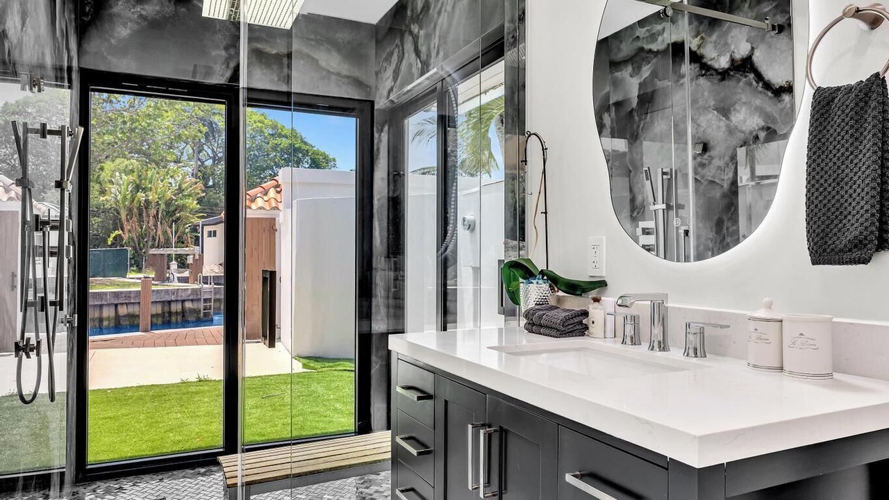 Photo of Bathroom in Sailboat Bend