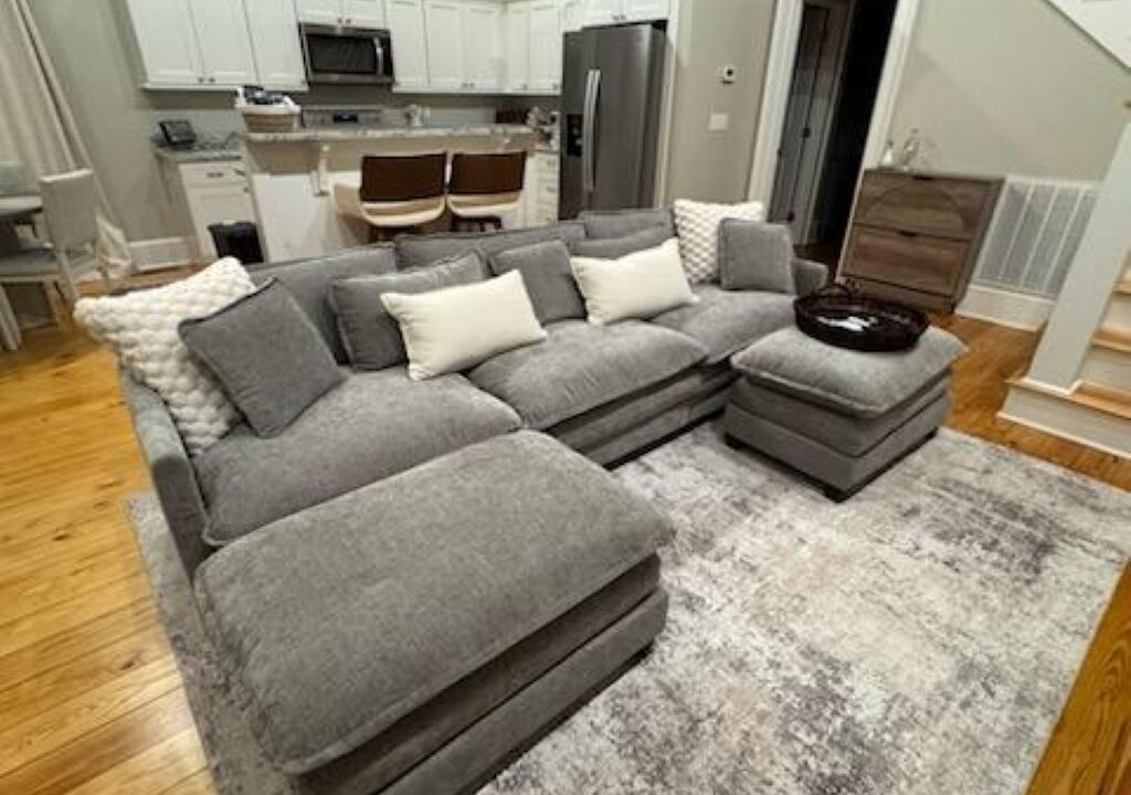 Photo of Livingroom in Guntersville