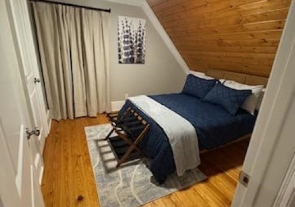 Photo of Bedroom in Guntersville