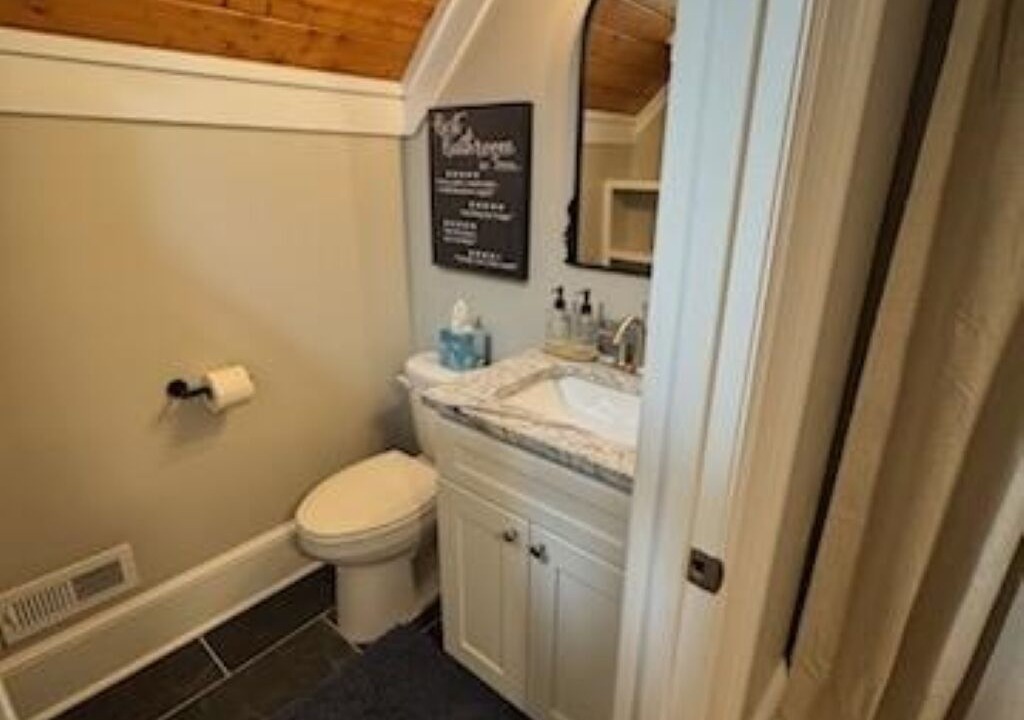 Photo of Bathroom in Guntersville