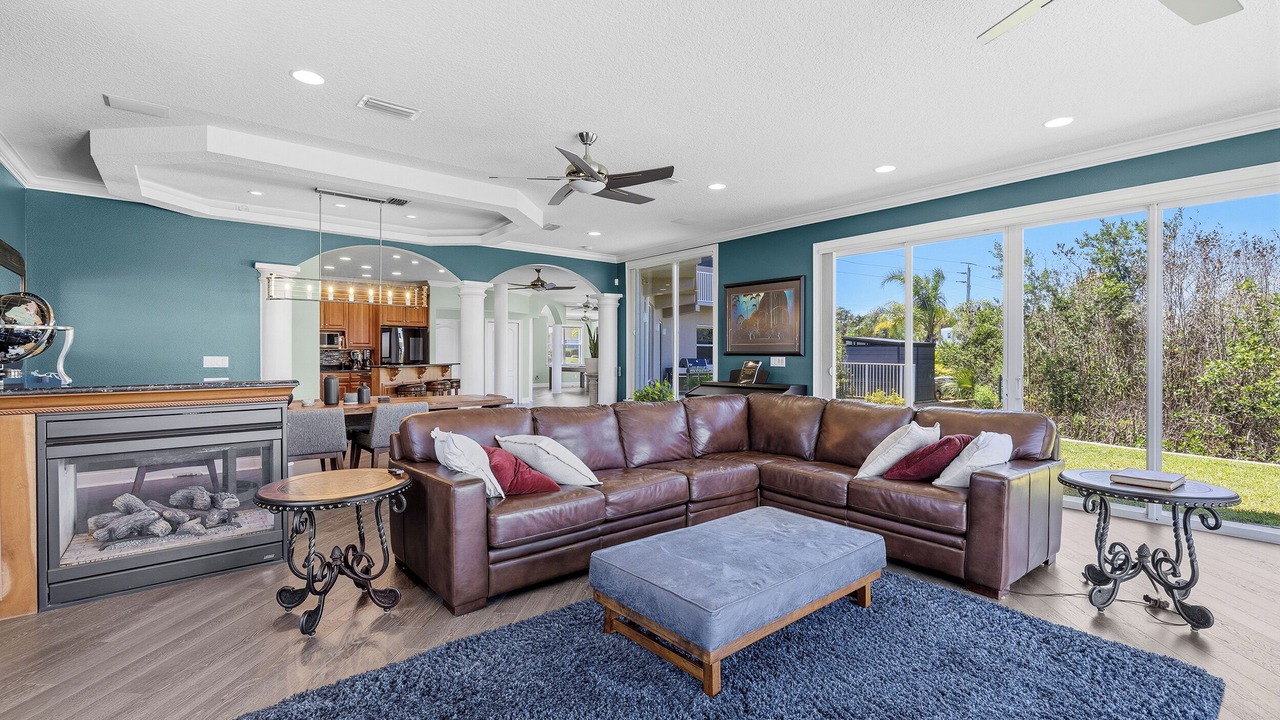 Photo of Livingroom in Edgewater