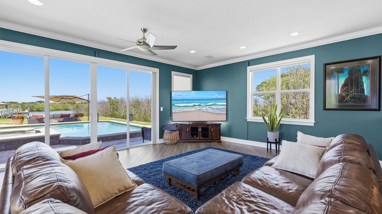 Photo of Livingroom in Edgewater
