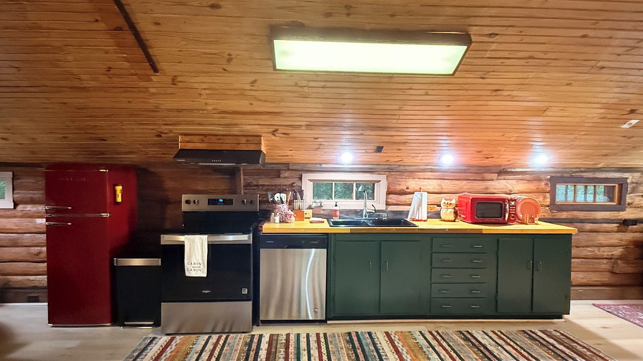 Photo of Kitchen in Holly Lake Ranch