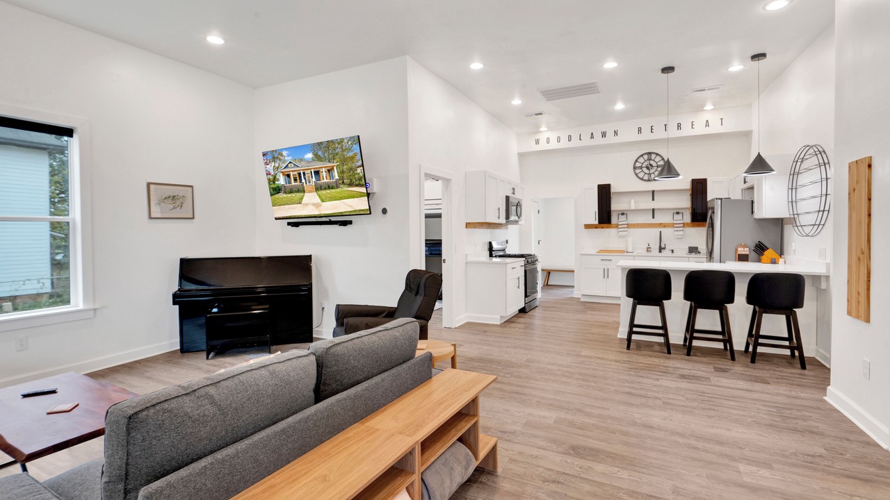 Photo of Livingroom in Crestline Heights