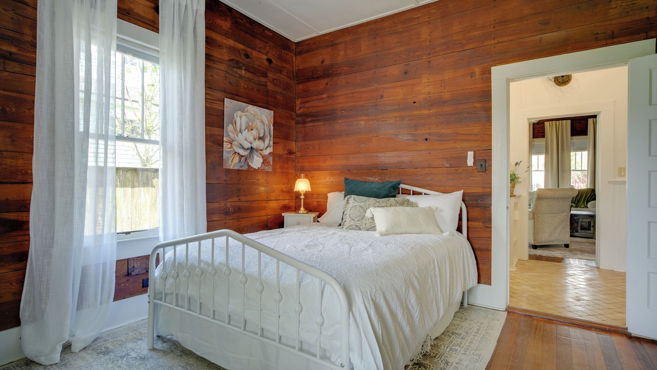 Photo of Bedroom in Breaux Bridge