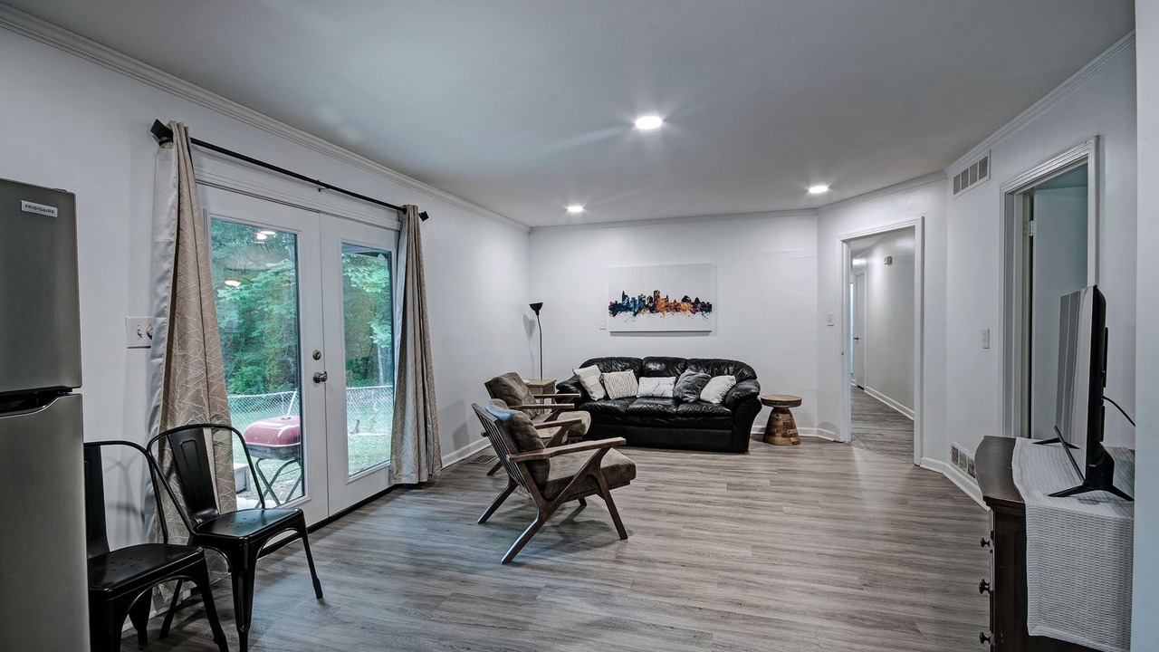 Photo of Livingroom in Tougaloo