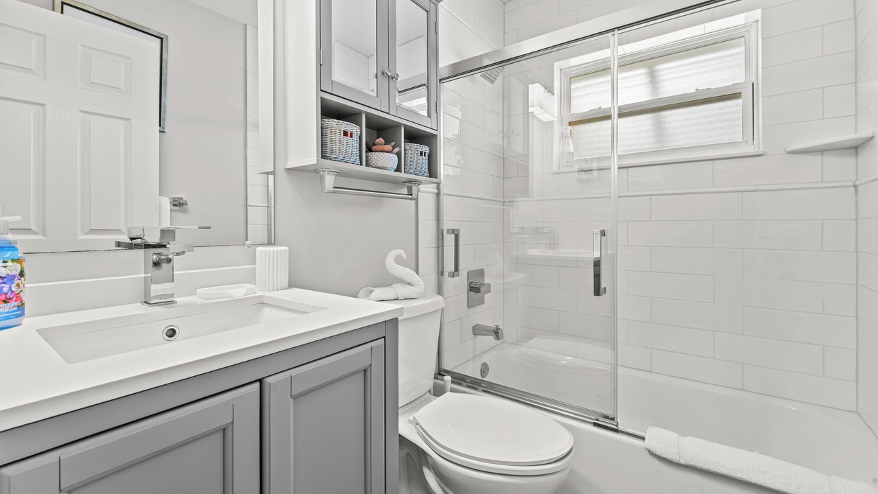 Photo of Bathroom in Wilbur-By-The-Sea