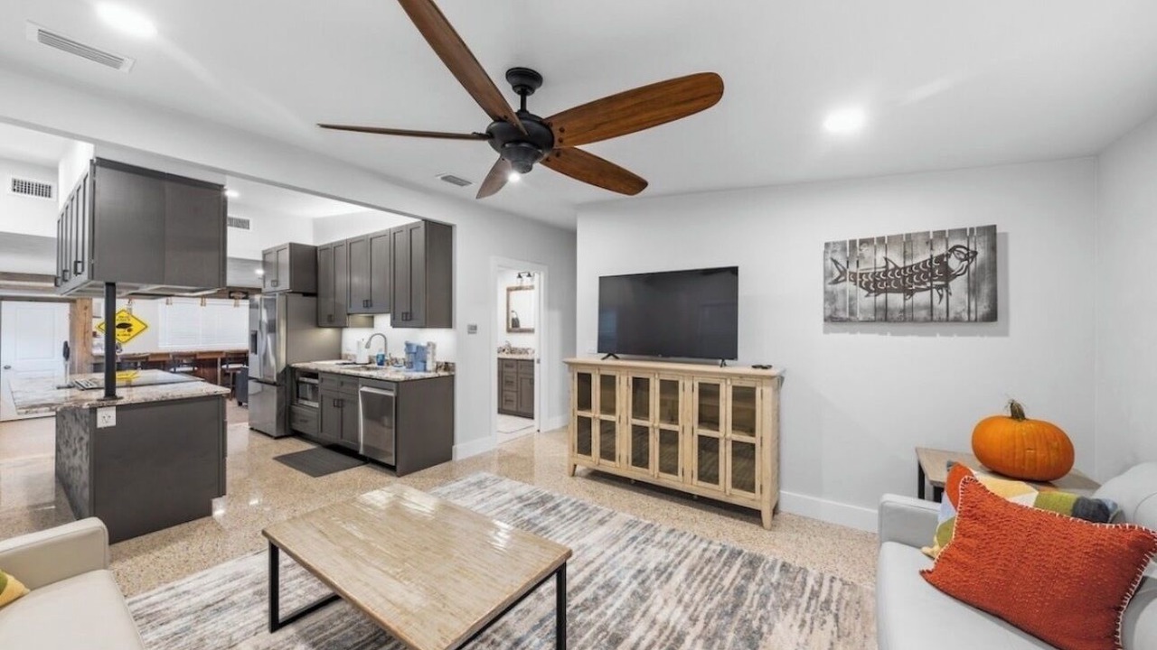 Photo of Livingroom in South Daytona
