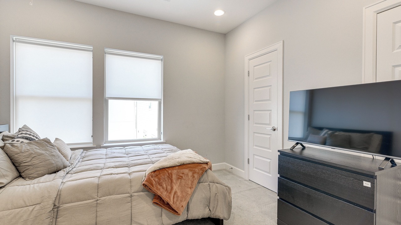 Photo of Bedroom in Midtown