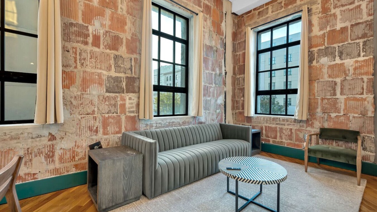 Photo of Livingroom in French Quarter