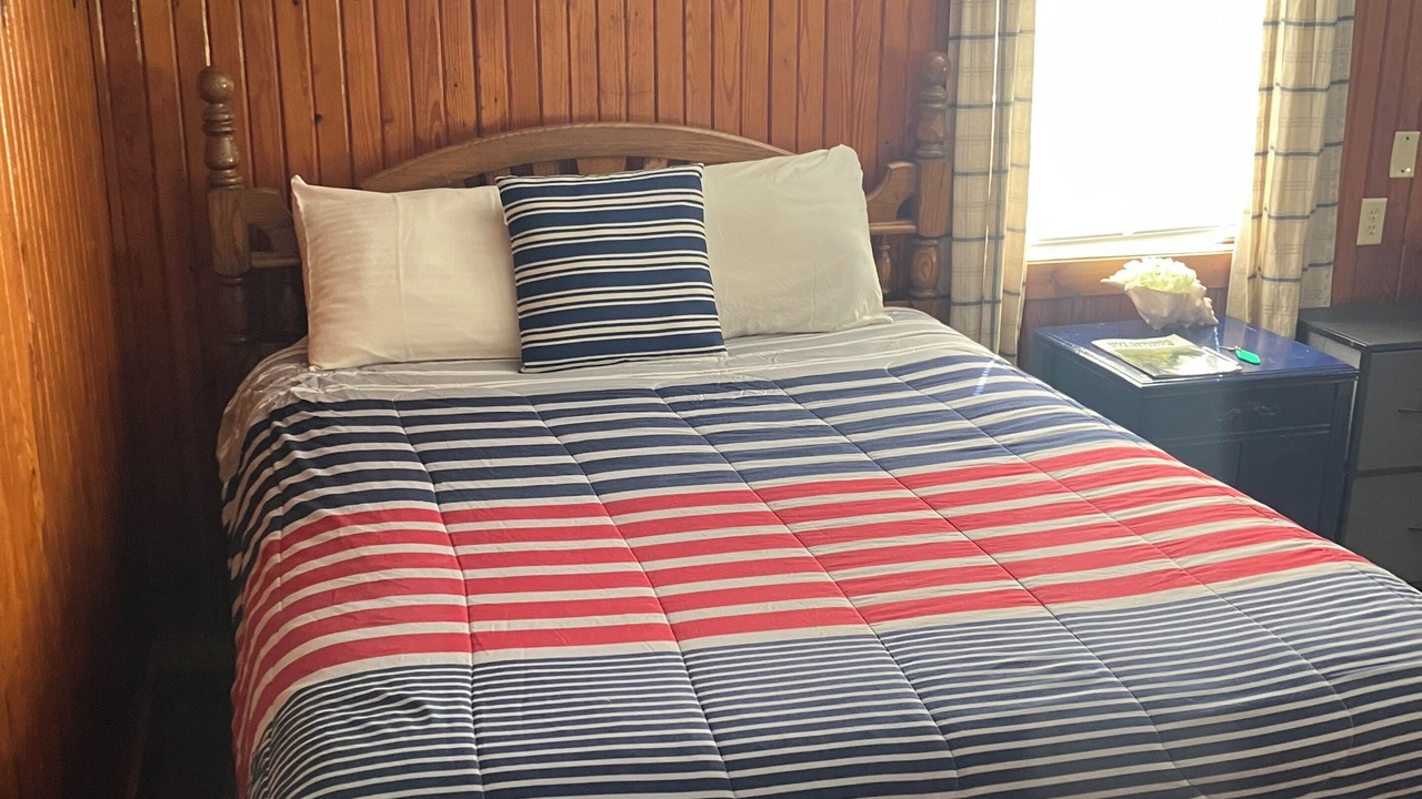 Photo of Bedroom in Mid America
