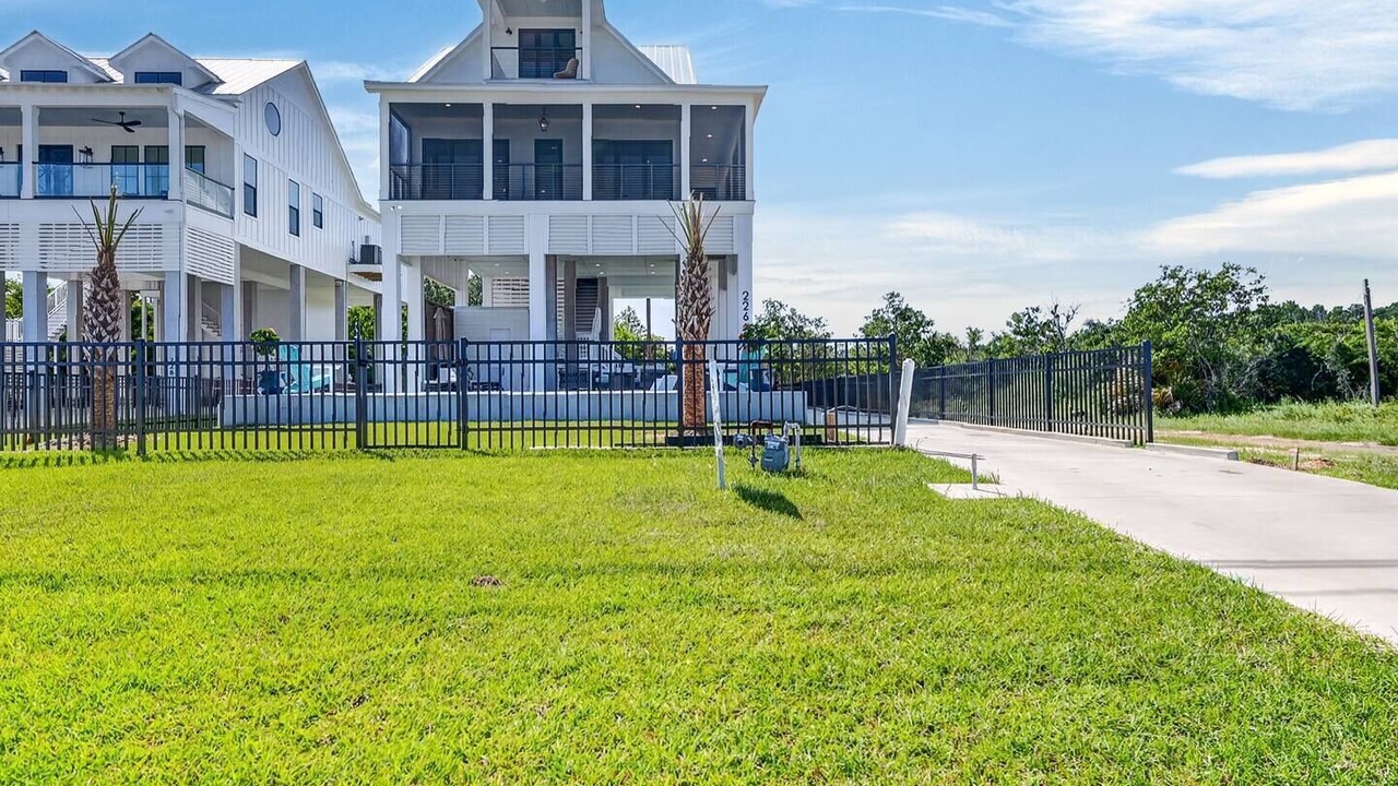 Photo of Patio Balcony in Waveland