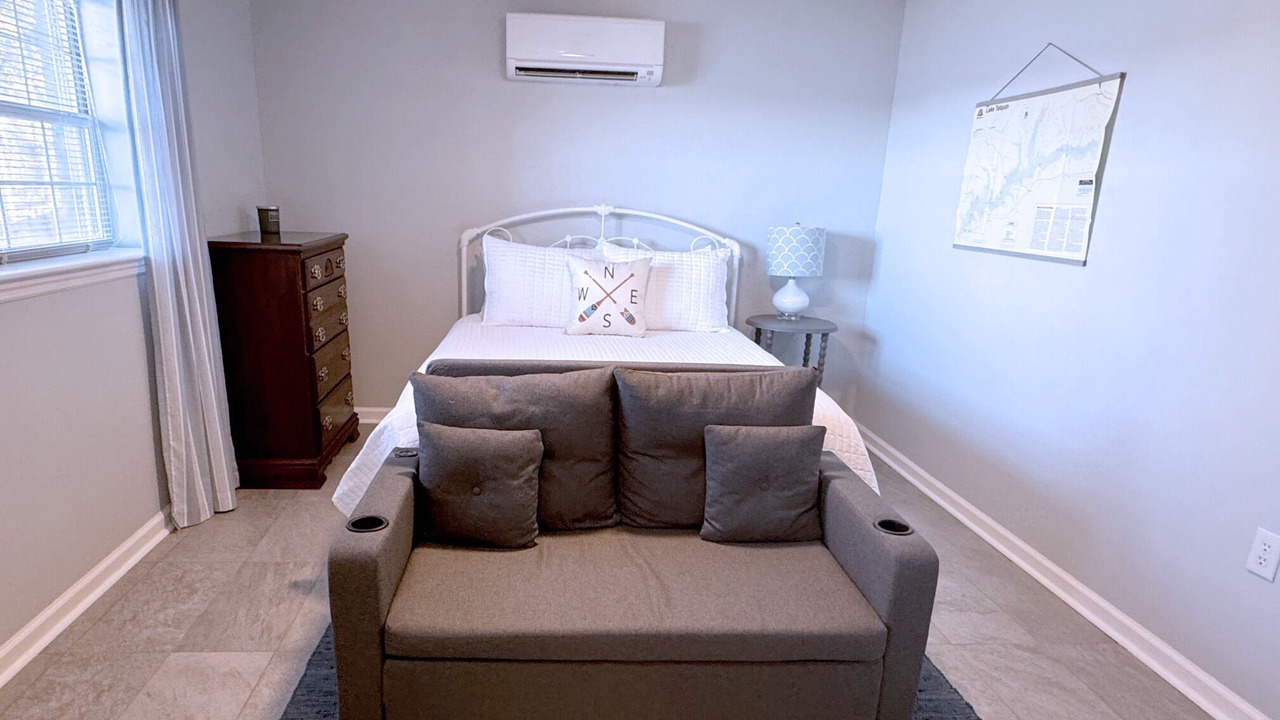 Photo of Bedroom in Tallahassee