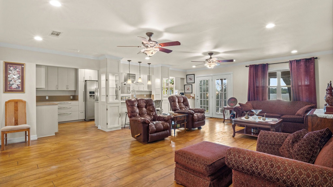 Photo of Livingroom in Hemphill