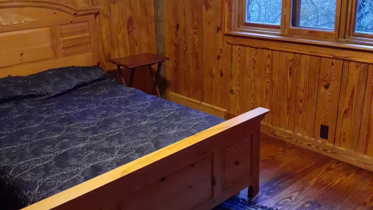 Photo of Bedroom in Wesson