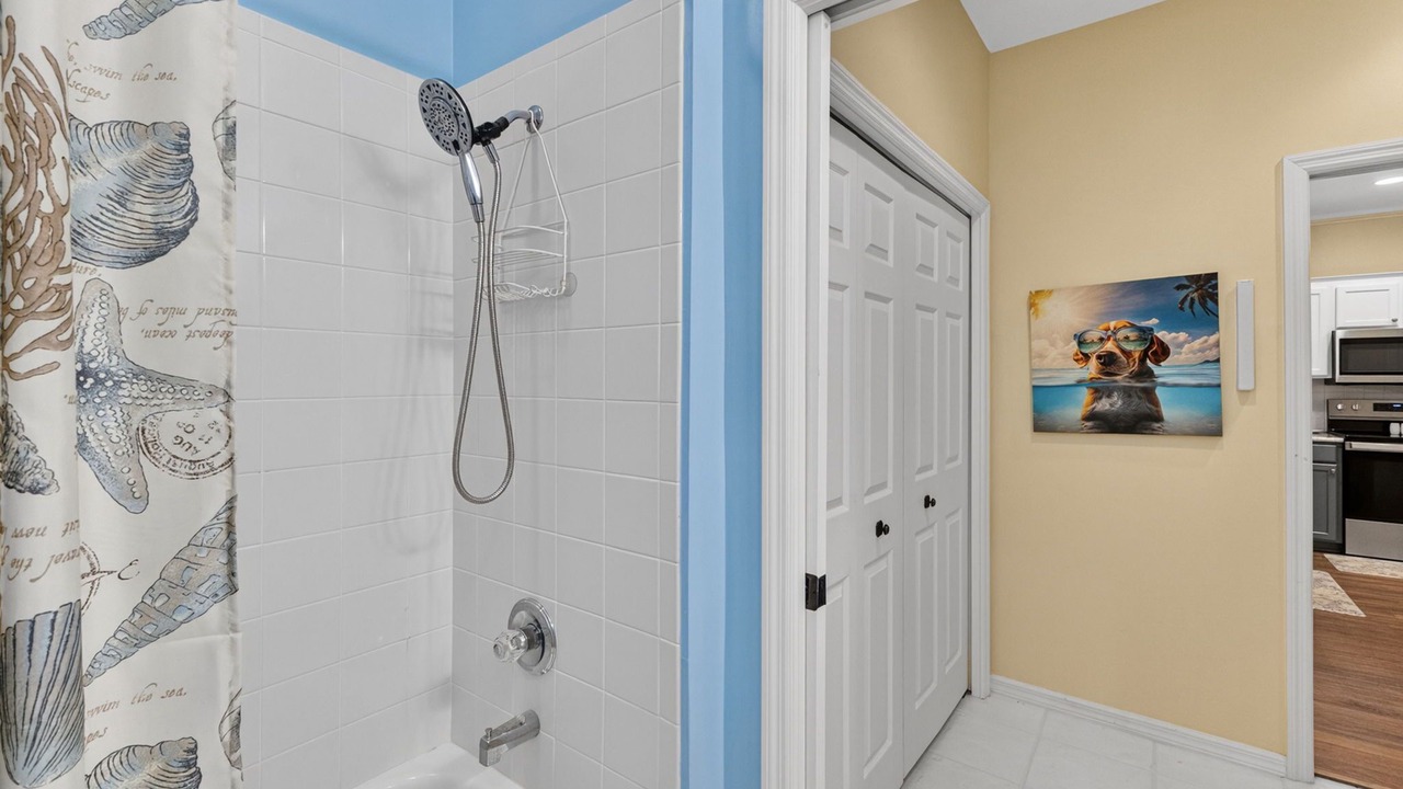 Photo of Bathroom in Tropical Cove