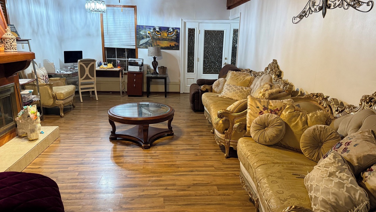 Photo of Livingroom in Schriever