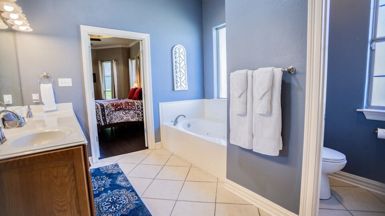 Photo of Bathroom in Orange