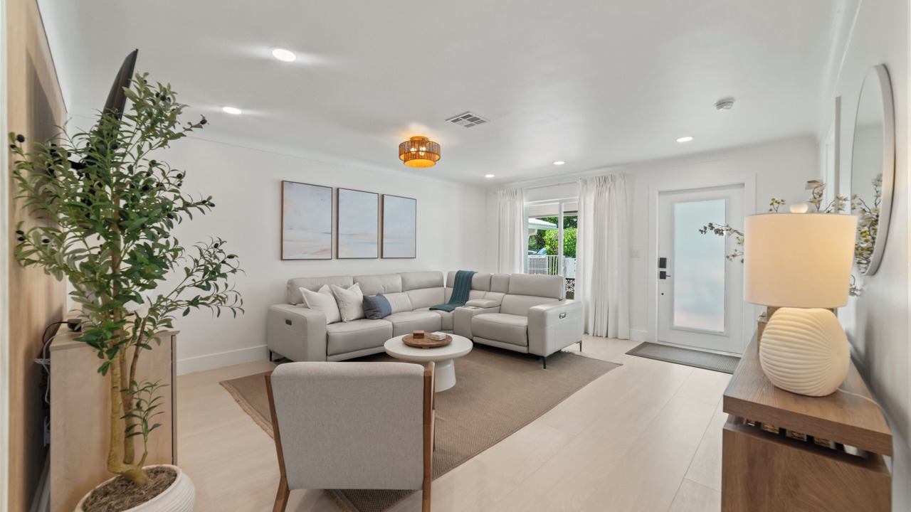 Photo of Livingroom in Imperial Point