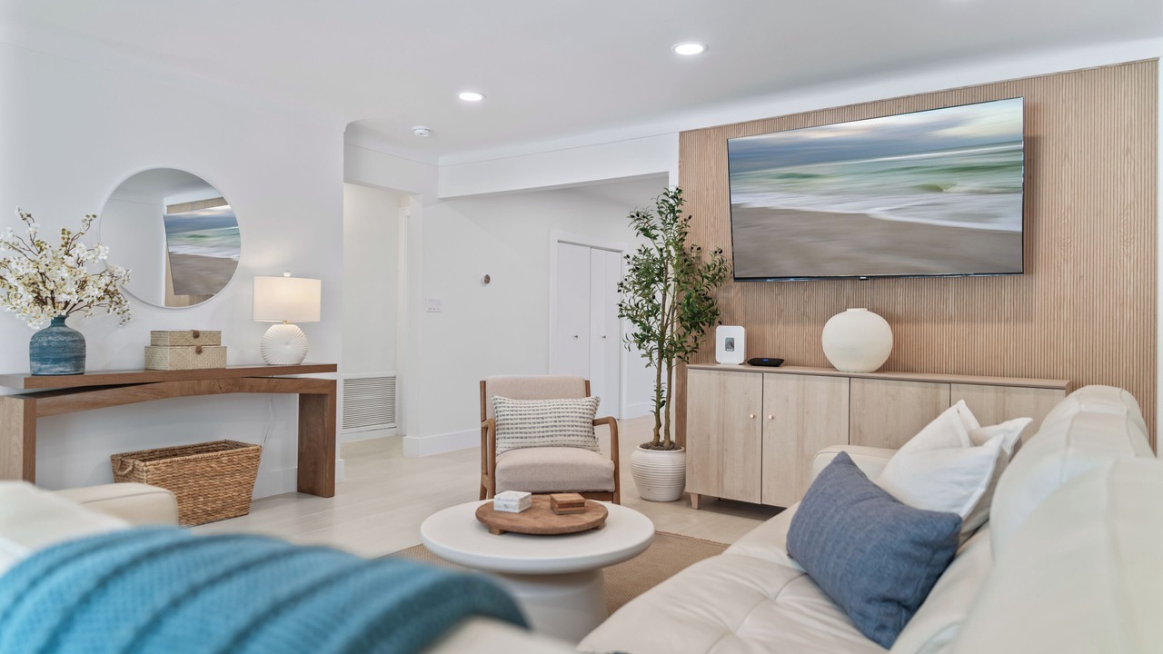 Photo of Livingroom in Imperial Point