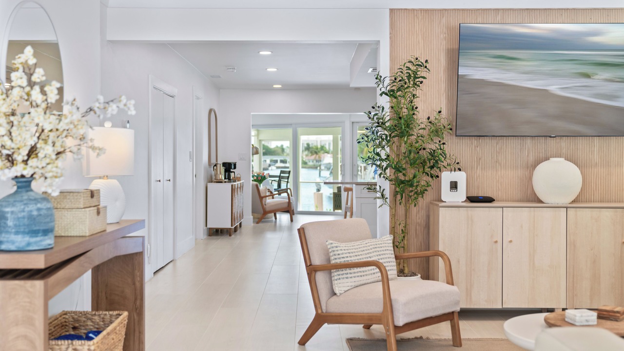 Photo of Livingroom in Imperial Point