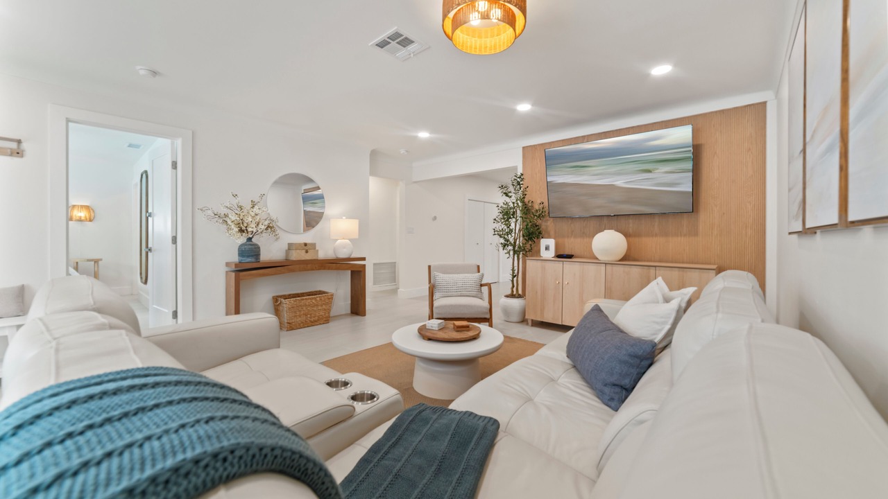 Photo of Livingroom in Imperial Point