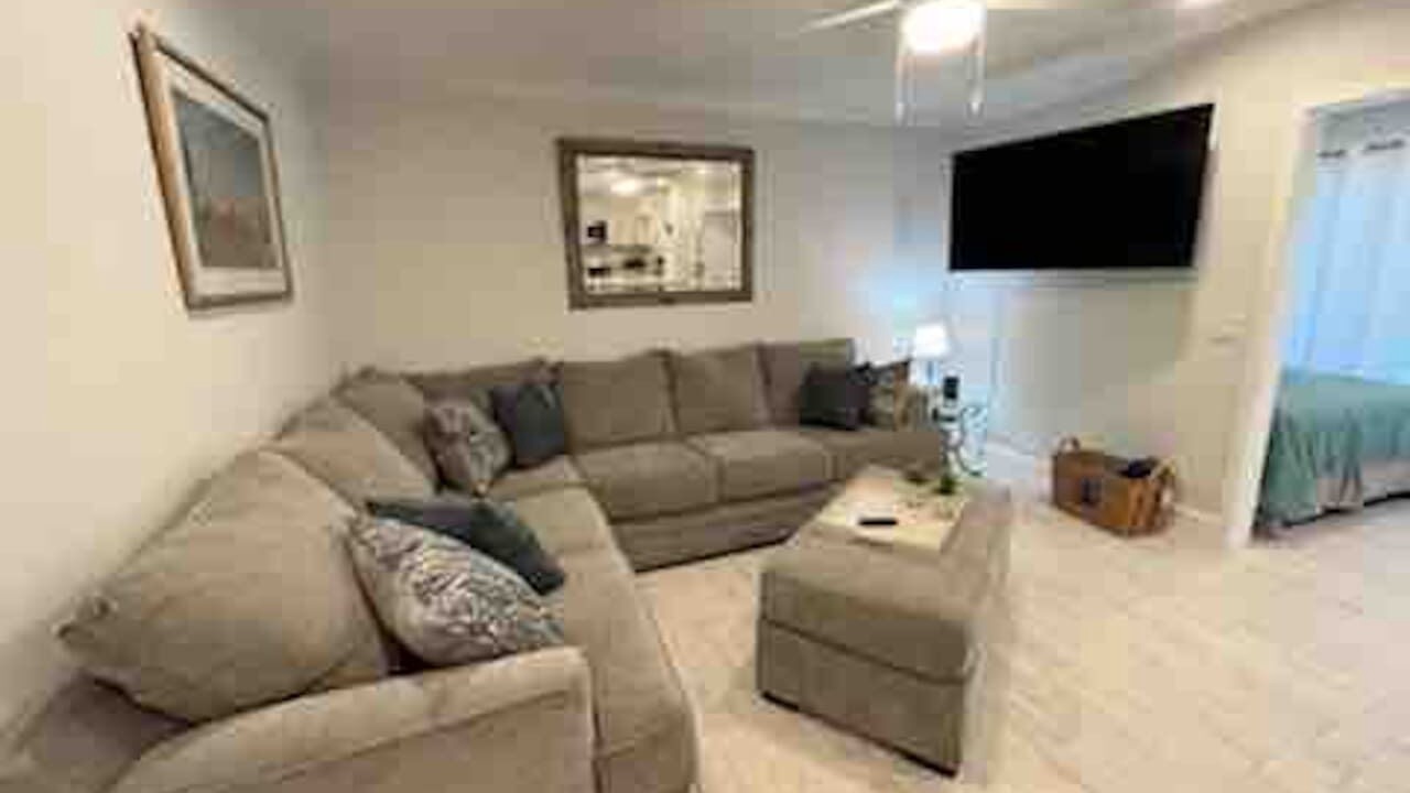 Photo of Livingroom in Upper Grand Lagoon