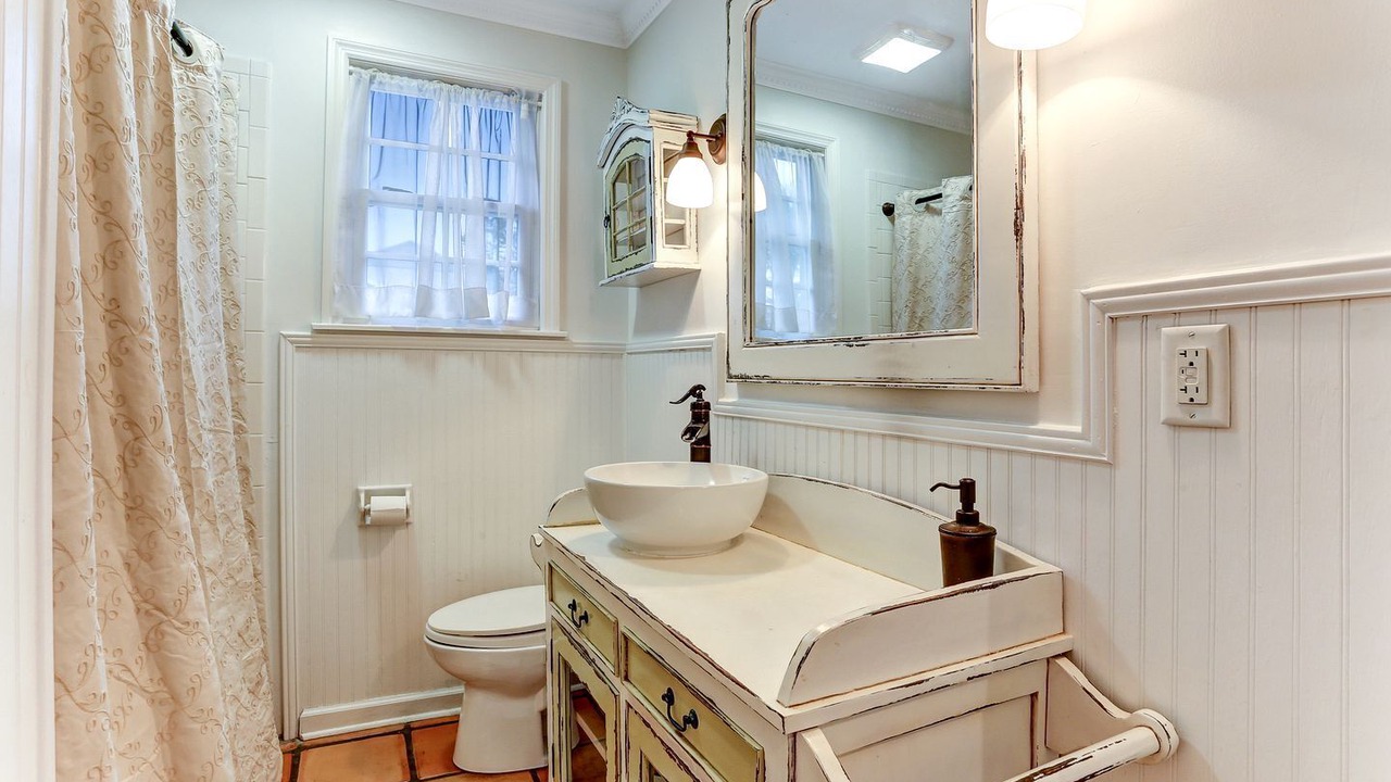 Photo of Bathroom in Fernandina Beach