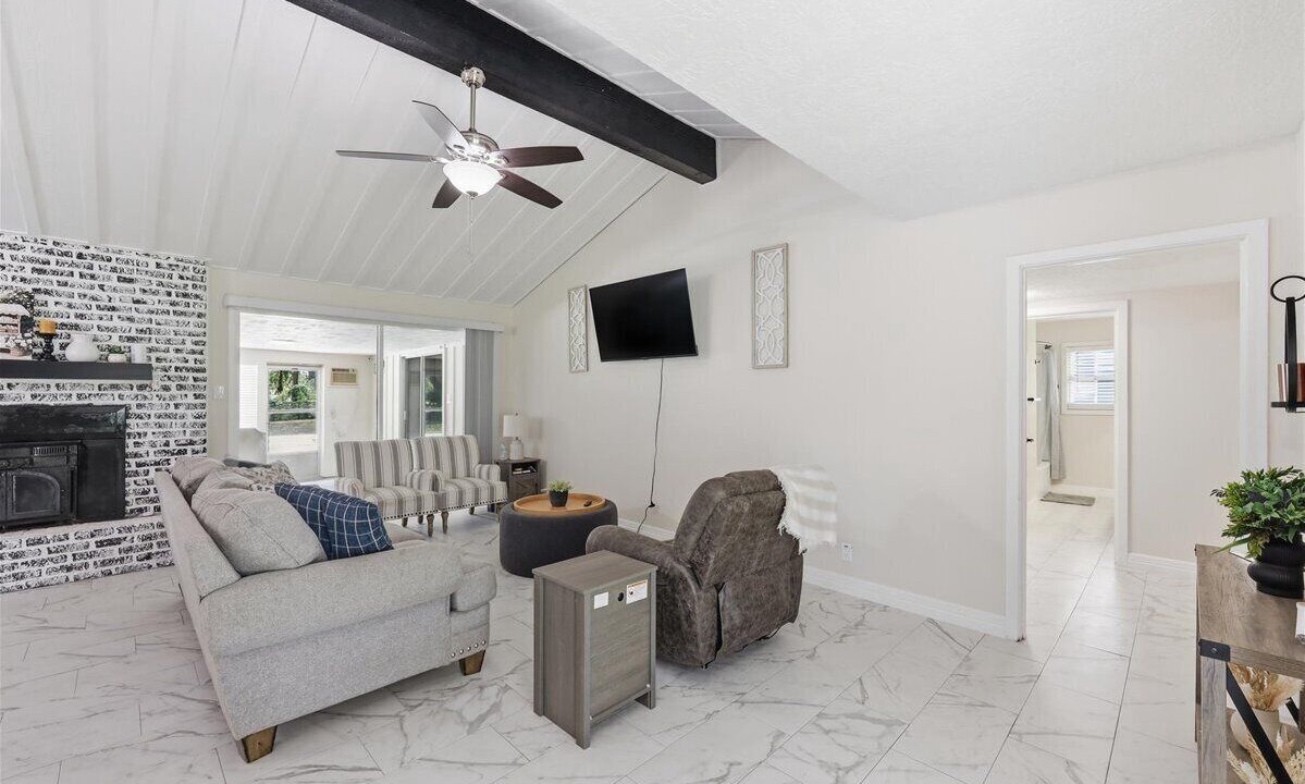 Photo of Livingroom in Taylor Landing