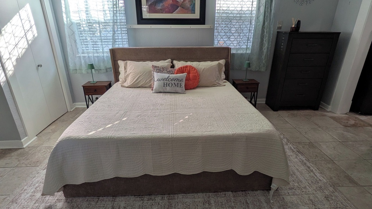 Photo of Bedroom in Black Pearl