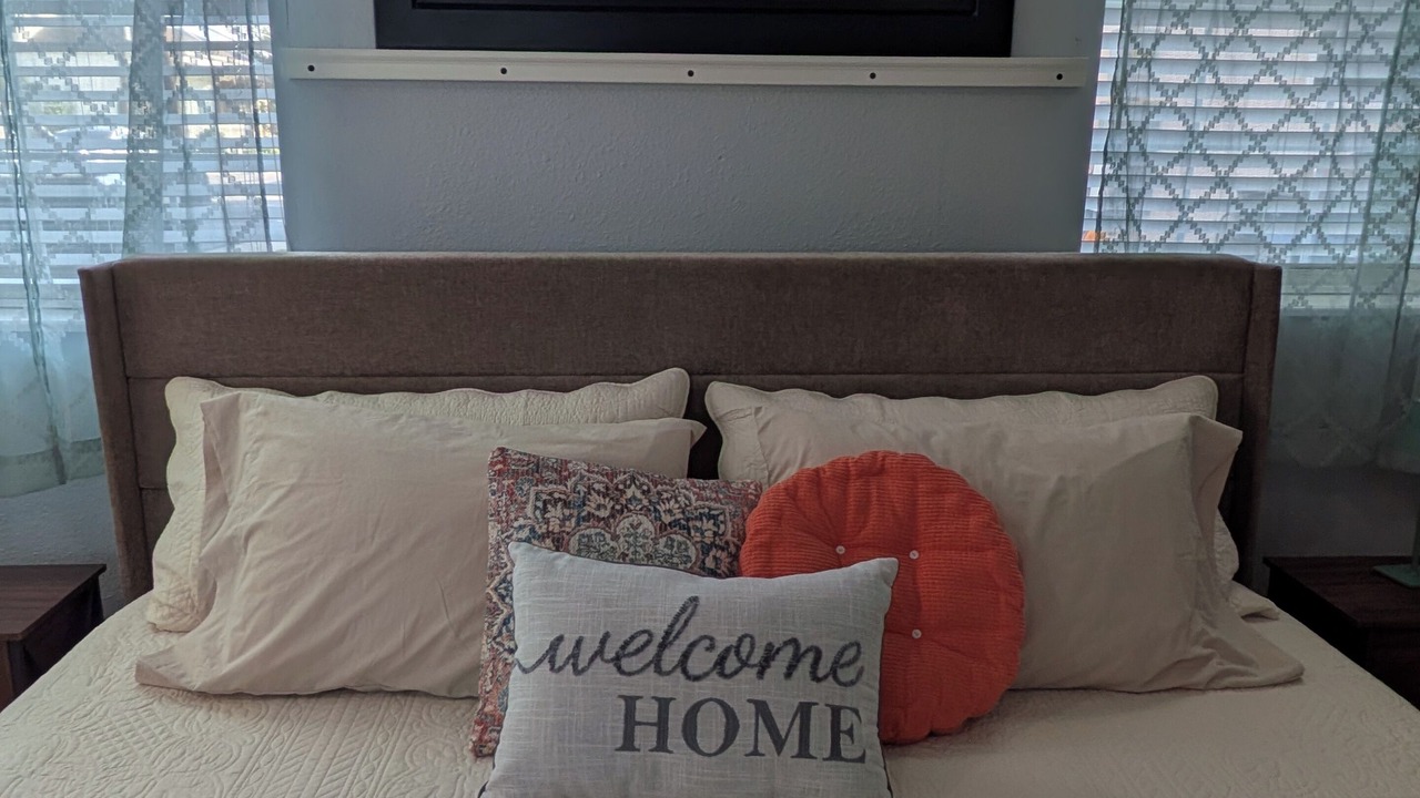 Photo of Bedroom in Black Pearl