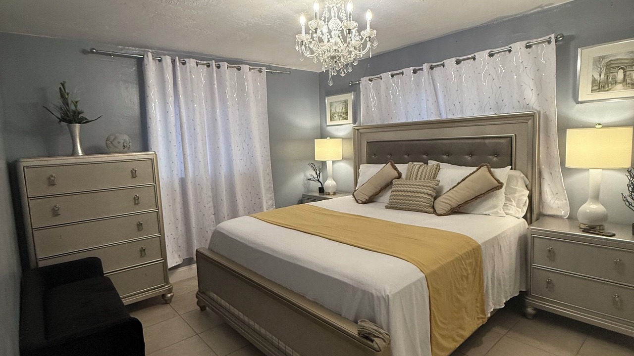 Photo of Bedroom in Sunrise