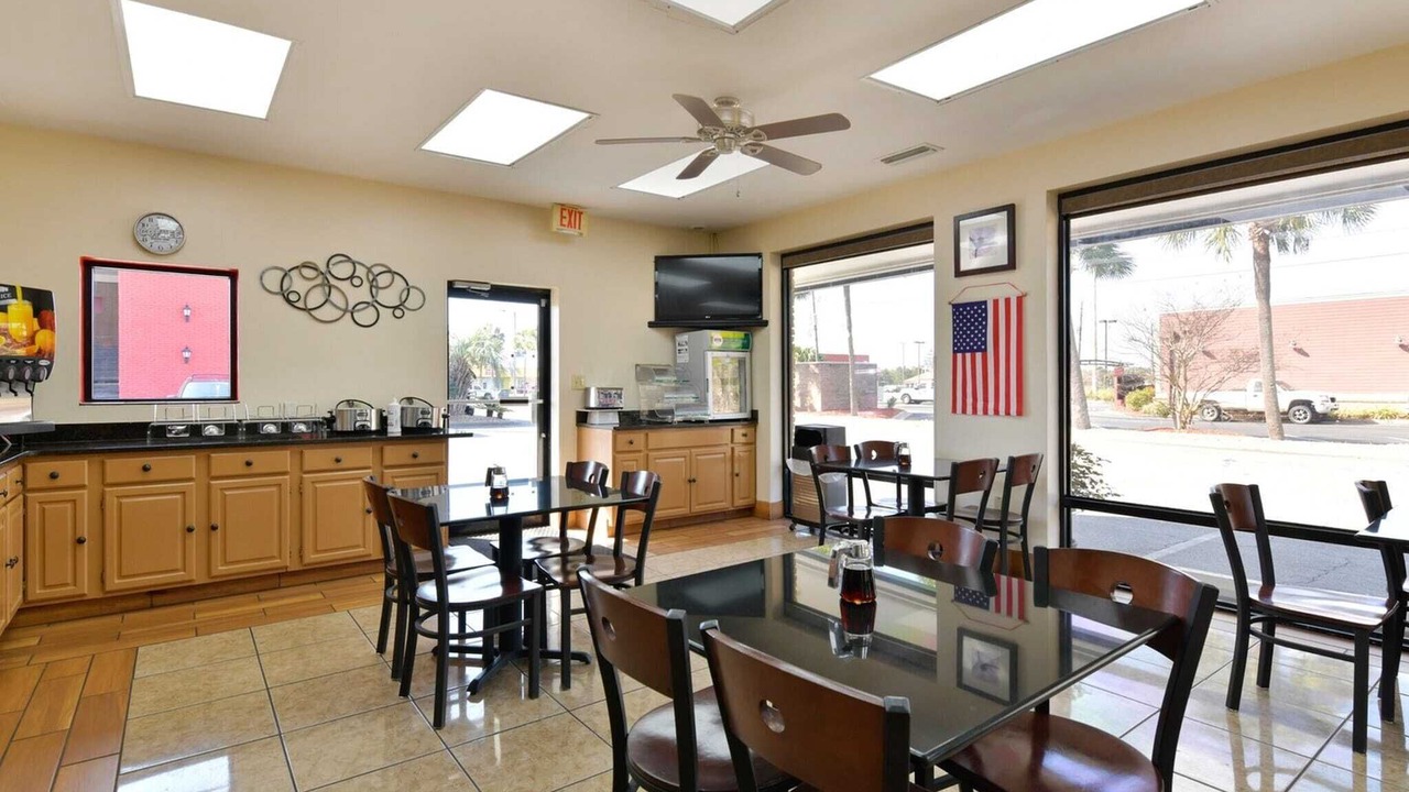 Photo of Livingroom in Lake Park
