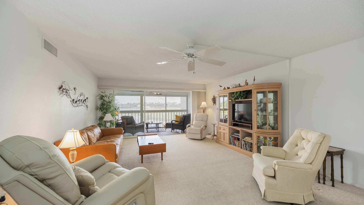 Photo of Livingroom in Burnt Store Marina