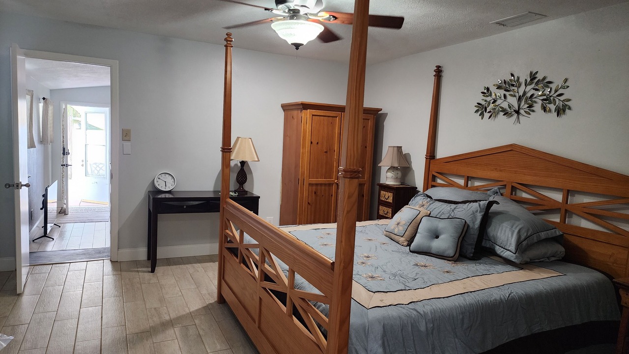 Photo of Bedroom in Pasadena On The Gulf