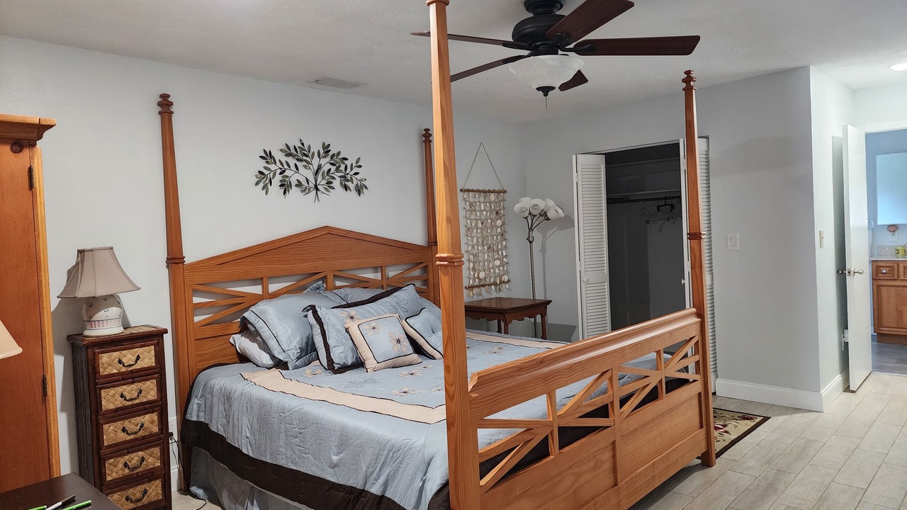 Photo of Bedroom in Pasadena On The Gulf
