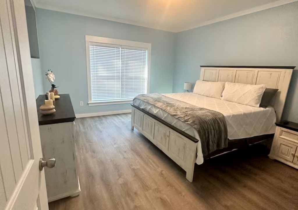 Photo of Bedroom in Foley