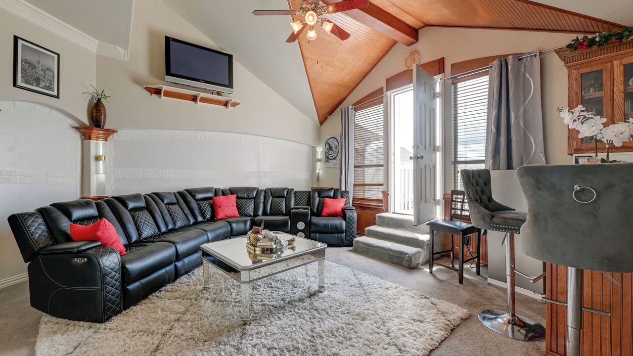 Photo of Livingroom in Tarrant County