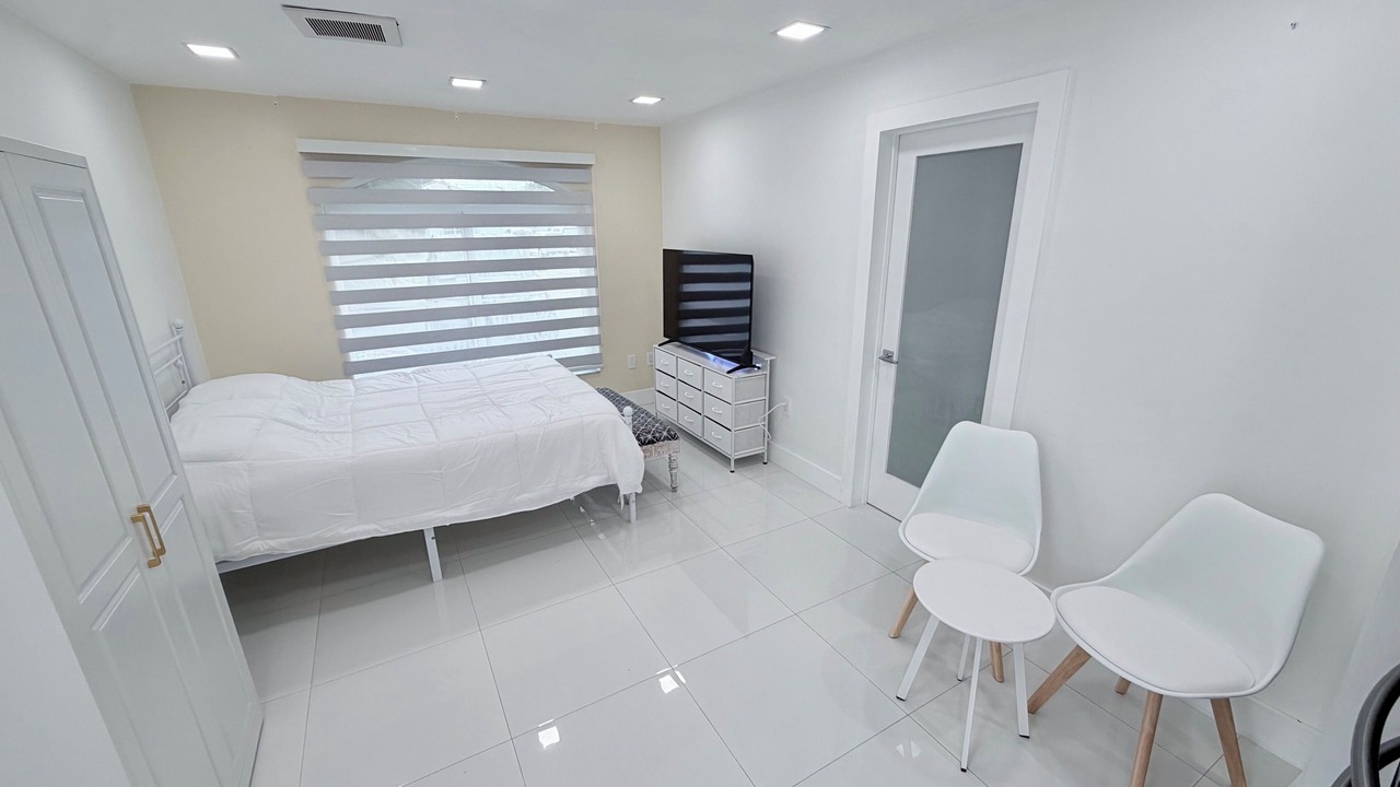 Photo of Bedroom in Tamiami